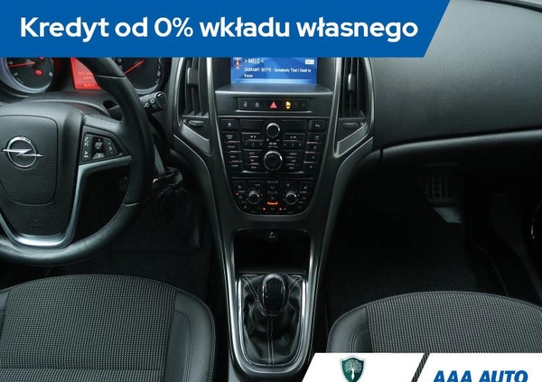 Opel Astra cena 34000 przebieg: 107733, rok produkcji 2011 z Głogów Małopolski małe 232
